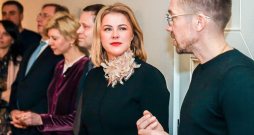 Ministru prezidente Evika Siliņa un Filips Rubenis garīgo prakšu centra "Stacija" iesvētīšanā.