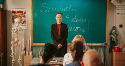 Kadrs no režisores Martas Elīnas Martinsones spēlfilmas "Vecāku sapulce".