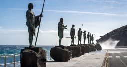 Guanči statujas Tenerifē, laukumā Plaza de la Patrona de Canarias.