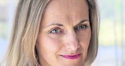 Gunta Gelgote: "Man sagādā lielu gandarījumu iedot balsi kaut kam tik mūsdienīgi aktuālam, tas, ka to varu dziedāt, liekas pagodinoši un nozīmīgi."