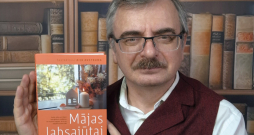 Savas plašās zināšanas mājokļa un dārza iekārtošanā saskaņā ar
Visuma enerģijām un Vēdu principiem Andris dāsni izklāstījis žurnālā “Spīgana”, un tagad tās iekļuvušas arī jaunajā grāmatā “Mājas labsajūtai”.