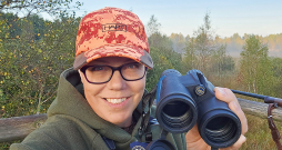 Vector Optics Continental Plus 10x42 no Angelarms.eu ir samērā neliels un viegls binoklis.