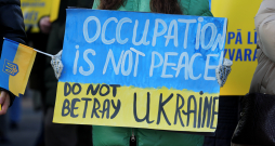 Ukrainas atbalsta akcija pie Brīvības pieminekļa.