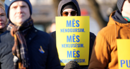 Ukrainas atbalsta akcija pie Brīvības pieminekļa.