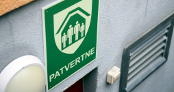 Patlaban valsts un pašvaldību īpašumā apsekoto patvertņu ietilpība ir aptuveni 533 tūkstošiem iedzīvotāju.