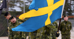 Svinīgā ceremonija militārajā bāzē "Ādaži" šī gada 7. februārī, godinot Zviedrijas karavīru pievienošanos NATO spēkiem Latvijā.
