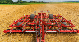 'Pöttinger Plano VT 6060' agregāts.