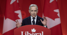 Marks Kārnijs (attēlā) pēc uzvaras Kanādas Liberālās partijas līdera vēlēšanās solīja uzvarēt arī ASV prezidenta Donalda Trampa sāktajā tirdzniecības karā.