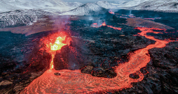 Islandes meteoroloģijas pārvaldes speciālisti pauduši, ka saistībā ar globālās sasilšanas izraisītajām klimata izmaiņām Islandei draud absolūti nekontrolējami vulkānu izvirdumi. 