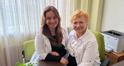 Jau no mazotnes Katrīna vēro, kā mamma Ingrīda no sirds darbojas savā
profesijā, tāpēc likumsakarīgi, ka arī viņa šobrīd izpaužas ginekoloģijā.