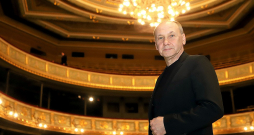 Farhads Stade: "Opera un balets nav finansiāli elitārs žanrs vidēja skatītāja makam! To pierāda arī pilnās skatītāju rindas Rīgas teātrī."
