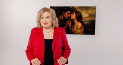 Senioru šova vadītāja Indra Burkovska.
