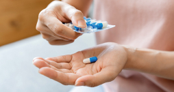 Visai mūsdienu medicīnai ļoti nopietns apdraudējums ir antibiotiku iedarbības mazināšanās.