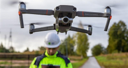 "Sadales tīkls" 13 novados līdz rudenim ar droniem un helikopteru apsekos gaisvadu elektrolīnijas.
