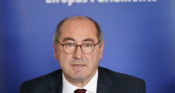 Eiropas Parlamenta (EP) Budžeta komitejas delegācijas vadītājs Latvijā Hēlders Sūza Silva (Portugāle).