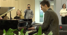 Lielās Talkas Labas gribas vēstnieks šogad ir pasaulslavenais pianists Vestards Šimkus. 
