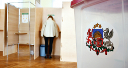 Kopumā visā Latvijā šajās vēlēšanās strādās 948 vēlēšanu iecirkņi.