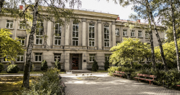 Latvijas Universitāte (LU) izsludinājusi publisku izsoli īpašumam Jūrmalas gatvē 76, Rīgā – bijušajam Universitātes mācību kompleksam Imantā ar kopējo platību 7,6 hektāri. 