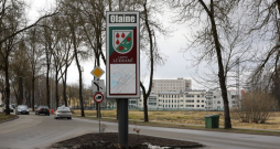 Olaines novads tiek raksturots kā industriāla pašvaldība, kas dodot iedzīvotājiem darba vietas un ienākumus, taču infrastruktūrā daudzviet vēl redzams padomju laika mantojums.