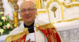 Andris Priede: "Kāpēc personīgi es biju izslēdzis iespēju, ka kardināli izraudzītos par pāvestu kādu eiropieti? Jo pārējā katoliskā pasaule saka – ko no Eiropas varam mācīties? No Eiropas, kur slēdz savas baznīcas... Kur pārdod vai pat uzdāvina dievnamus kā labas gribas žestu musulmaņiem..."