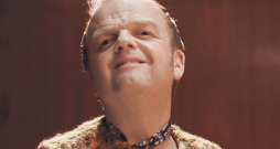 Tobijs Džounss.