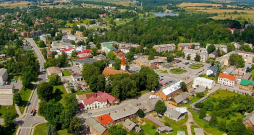 No malas varbūt šķiet, ka lielākās investīcijas nonāk Smiltenē, taču, rēķinot uz vienu iedzīvotāju, to sadale esot diezgan taisnīga.