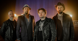 Grupa "Everstate". 