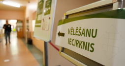 Pašvaldību vēlēšanas 72. vēlēšanu iecirknī Rīgas Valsts 3. ģimnāzijā.
