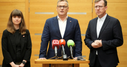 Rīgas mēra amata kandidāts Viesturs Kleinbergs ar komandu.