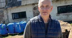 Raimonds Melderis: "Esam ieguldījuši naudu, lai nepaļautos uz dabas apstākļiem un lai paši pietiekamā daudzumā varam saražot barību. Ir jāmainās līdzi laikam."