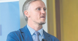 "Eiropas Komisijas plāns "ReArm Europe/Gatavība 2030" ir instruments, kas runas par Eiropas aizsardzību arī Latvijā beidzot ļaus pārvērst konkrētos ieguldījumos," tiekoties ar Latvijas aizsardzības industrijas pārstāvjiem un diskusijas dalībniekiem par ES likumdošanas iniciatīvām aizsardzības nostiprināšanas jomā, uzsvēra Eiropas Parlamenta deputāts Rihards Kols.