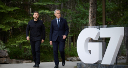 G7 samits. Kanādas premjerministrs Marks Kārnijs un V. Zelenskis.