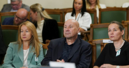 Una Klapkalne (no kreisās), Ivars Belte un Sanita Upleja-Jēgermane.