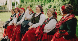 Ar moto "Kādu redzu runātāju, tādu laižu valodiņu" Otaņķu etnogrāfiskais ansamblis šodien piedalīsies "Valodas stāstos" no pirmā festivāla laika 1988. gadā.