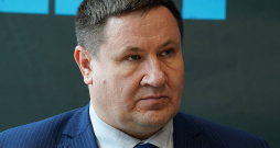 Ogres novadu turpinās vadīt Egils Helmanis. Ogres novadu turpinās vadīt Egils Helmanis.