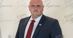 Mārtiņš Daģis ievēlēts par Jelgavas domes priekšsēdētāju. Viņš nomainījis amatā Andri Rāviņu, kurš bija visilgāk amatā esošais Latvijas pašvaldības vadītājs – par pilsētas domes priekšsēdētāju viņš tika ievēlēts 2001. gada 26. martā un turpināja šo darbu vairākus sasaukumus.
