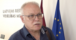 Valdis Keris, Latvijas Veselības un sociālās aprūpes darbinieku arodbiedrības priekšsēdētājs.