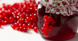 Aveņu un jāņogu marmelāde.