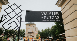 Aizvadīts Valmiermuižas etnomūzikas festivāls.
