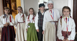 Polīna, Marta, Karlīna, Reinis, Lelde, Izabella.