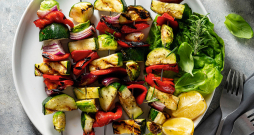 Grilēti dārzeņi ar pesto.