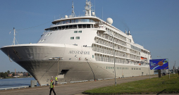 Kruīza kuģis "Silver Shadow" Rīgā.
