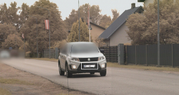 Brauciens – 41 km/h pie atļautā ātruma 30 km/h fiksēts Babītes pašvaldībā. Sods 40 eiro – gandrīz vidēja Latvijas darbdienas alga. Un papildus 1,02 eiro pienākas CSDD par pūlēm vēsts sagatavošanā un nosūtīšanā.