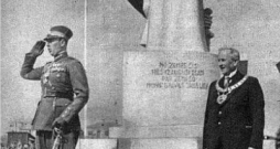 Pieminekļa atklāšana 1940. gada 9. jūnijā.