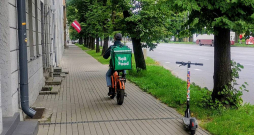Tiem "Bolt Food" partnerkurjeriem, kuri noteiktajā laikā nebija pabeiguši higiēnas prasību kursu, uzņēmums uz laiku liedzis iespēju veikt ēdiena piegādes. Šī pieeja ļāvusi nodrošināt, ka visi aktīvie "Bolt Food" kurjeri ir atbilstoši sagatavoti un var sniegt pakalpojumu ar izpratni par higiēnas prasībām.