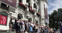 Latvijas Nacionālais teātris atklāj savu 107. sezonu.
