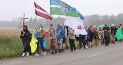 Svētceļnieki ceļā uz Aglonu.