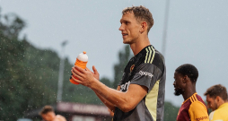 Rihards Matrevics sezonas sākumā sargājis vārtus visos trijos Prāgas "Dukla" mačos Čehijas čempionātā. Viņš tika aicināts uz komandu kā pirmais numurs.