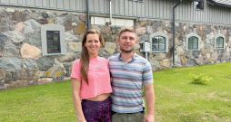 Zemnieku saimniecības "Kalna Rubeņi" saimnieki Agnese Medene un Rūdolfs Medenis gaļas lopkopībā vienlaikus sekmīgi darbojas vairākos virzienos: audzē Herefordas šķirnes dzīvniekus vaislai, darbojas ar to nobarošanu, kā arī ražo gaļas produktus.