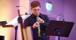 Obojists Rinalds Rozenlauks.